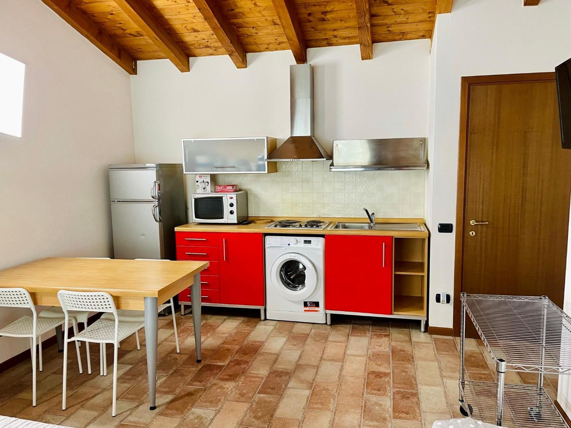 Bergamo Easy Airport Private Parking Apartment Exterior photo