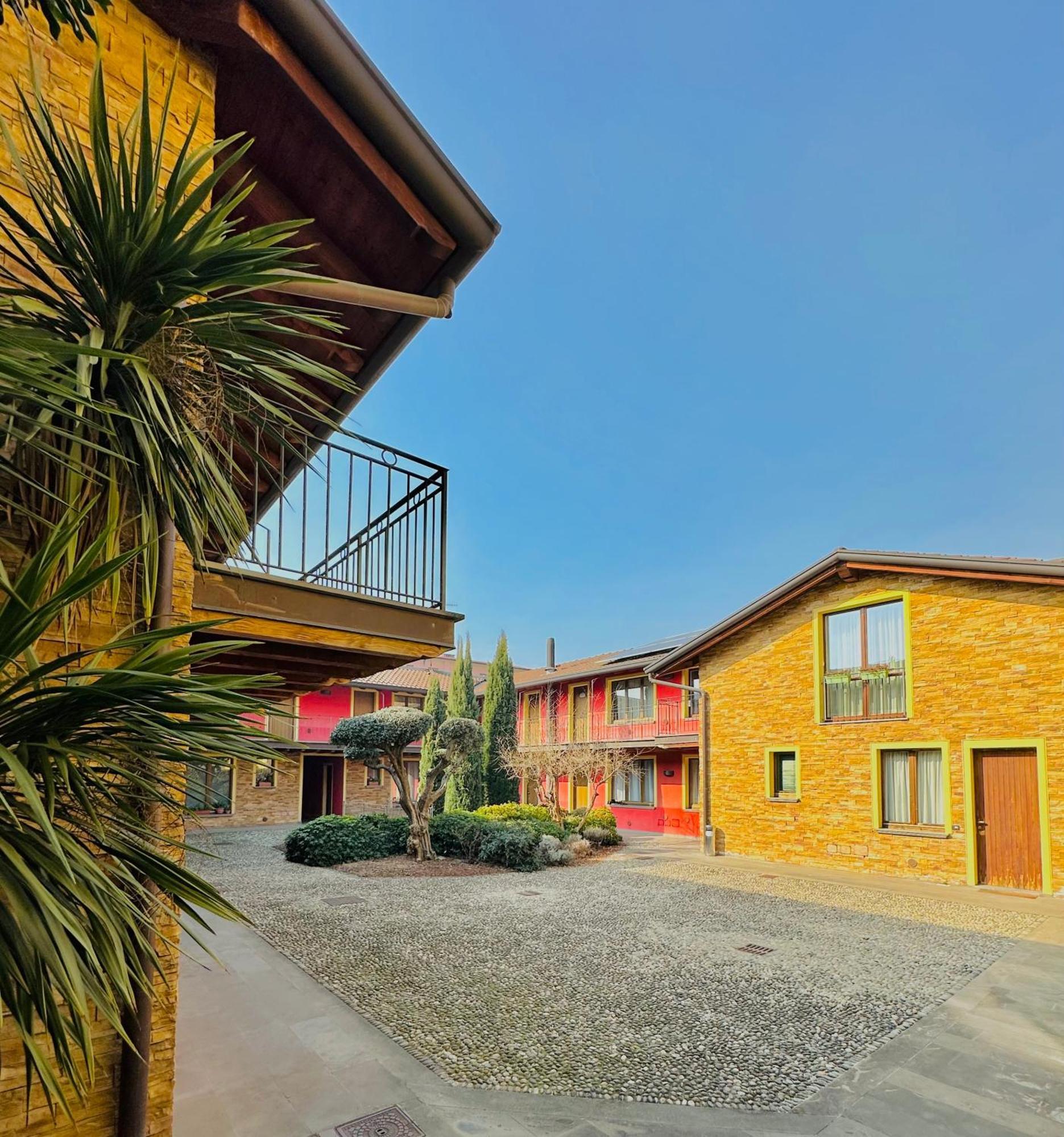 Bergamo Easy Airport Private Parking Apartment Exterior photo